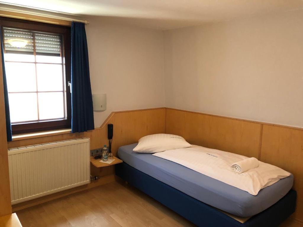 Gasthof Zum Hirsch Sachsenheim Eksteriør bilde